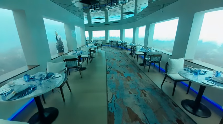 亞克力厚板造水下餐廳，暢享海洋生物
